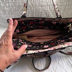 Kate Spade Floral Satchel. Excellent condition. Non smoking house.